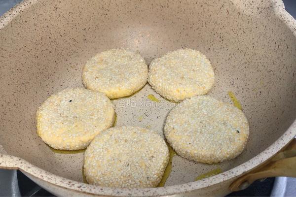 豆沙馅南瓜饼的做法图解9