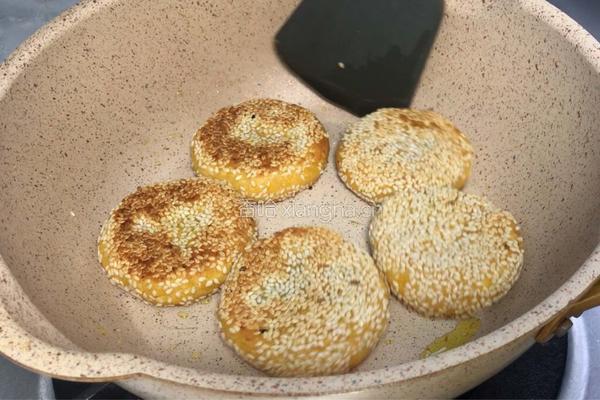 豆沙馅南瓜饼的做法图解10