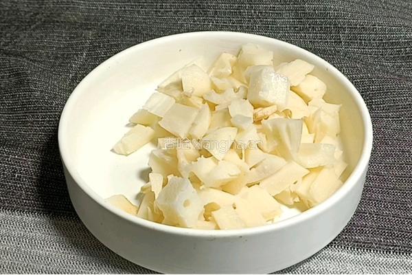 酸辣土豆藕丁的做法图解1