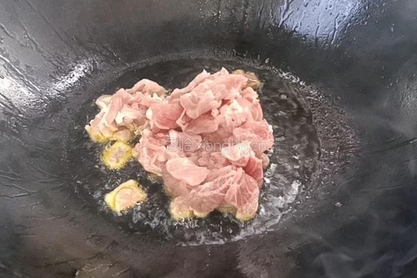 平菇炒肉的做法图解5