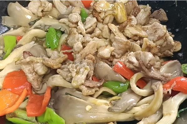 平菇炒肉的做法图解10