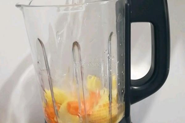 胡萝卜苹果汁的做法图解2