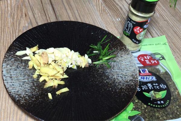 牛肉焖芋头的做法图解3