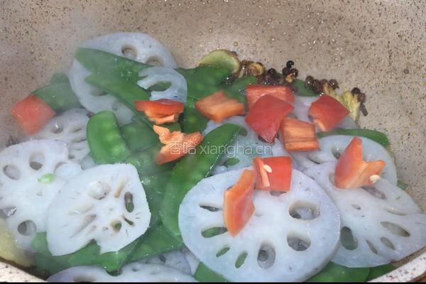 椒麻荷兰豆炒藕片的做法图解8