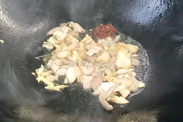 茄子茭白烧肉的做法图解7