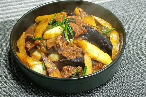 茄子茭白烧肉的做法图解11