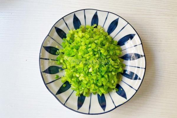 牛肉芹菜饺子的做法图解4