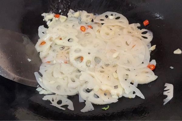 荷兰豆炒藕片的做法图解5