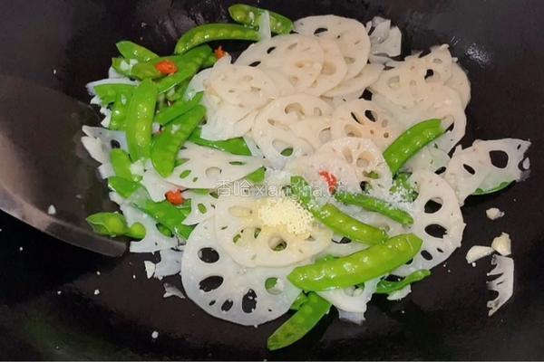 荷兰豆炒藕片的做法图解8