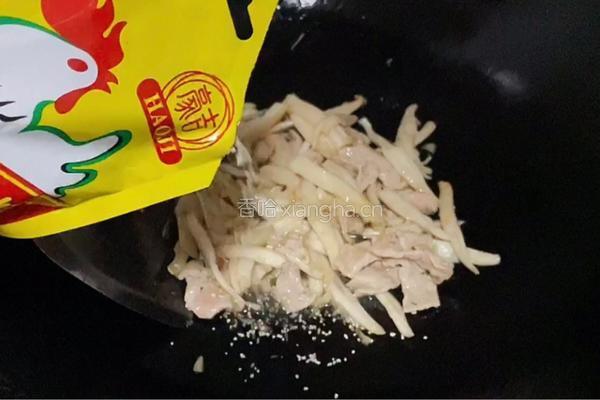 手撕杏鲍菇炒肉片的做法图解7
