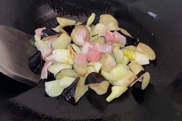 茭白茄子焖肉的做法图解7