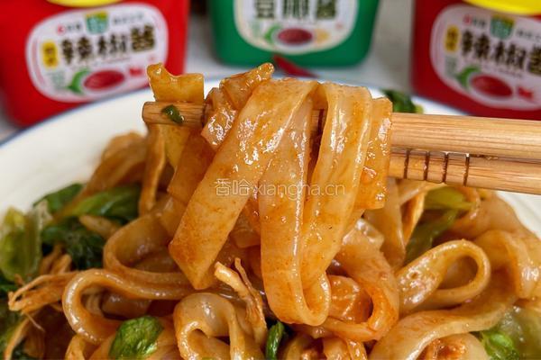 鸡肉丝炒河粉的做法图解11