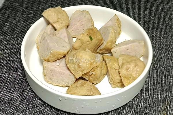白菜炖肉圆子的做法图解2