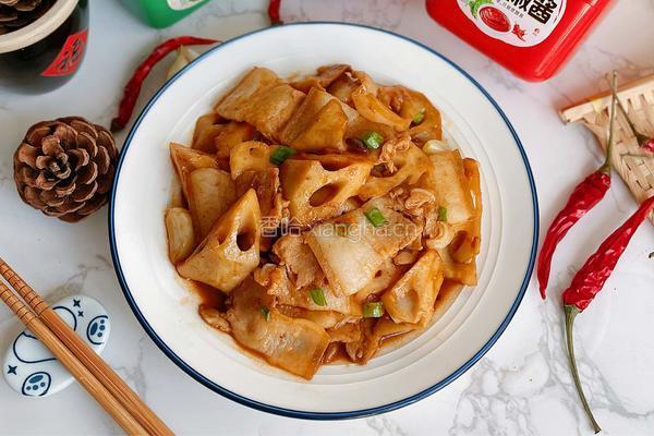 五花肉焖莲藕的做法图解12