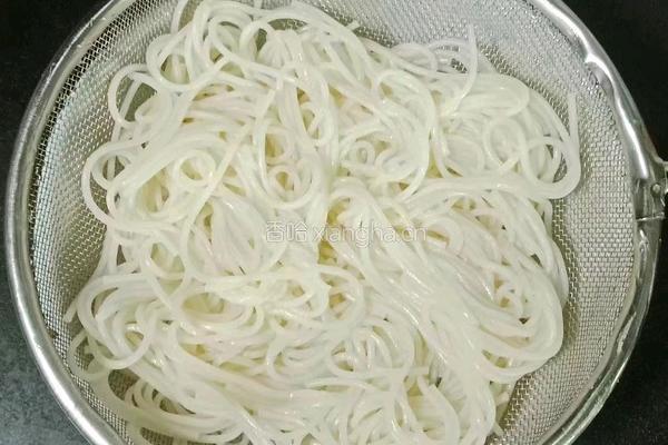 香菇肉酱拌面的做法图解4