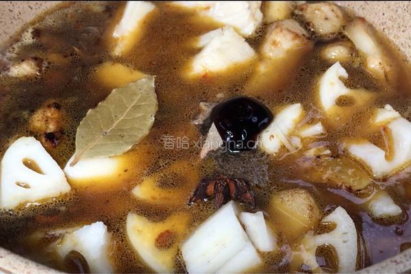 猪肉炖莲藕的做法图解11