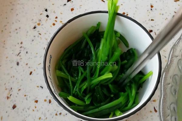 麻酱菠菜的做法图解2