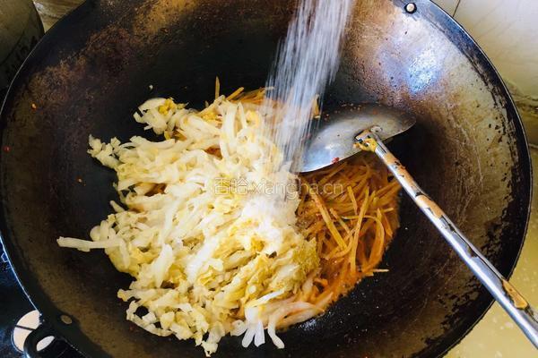 土豆丝炒酸菜的做法图解9