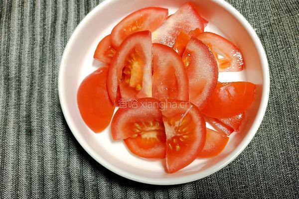 金针菇番茄肉片汤的做法图解3