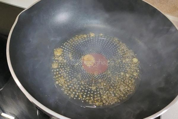 鹌鹑蛋红烧肉的做法图解3
