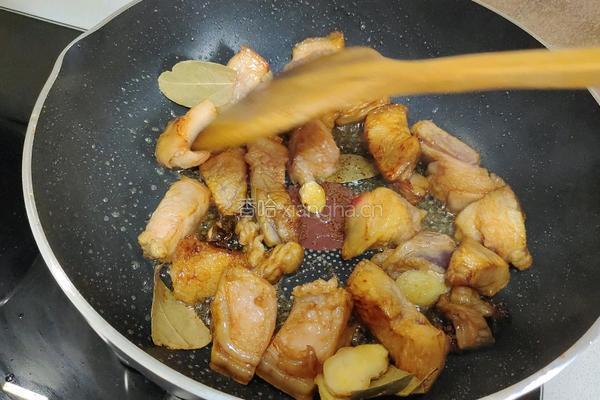 鹌鹑蛋红烧肉的做法图解5