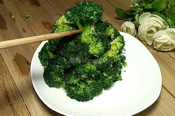 西兰花土豆泥圣诞树的做法图解7