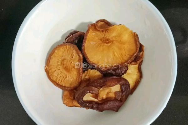 香菇蒸鸡的做法图解2