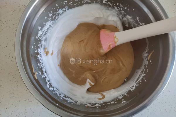 淋面咖啡中空戚风蛋糕的做法图解10