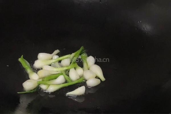 清炒胡萝卜的做法图解1