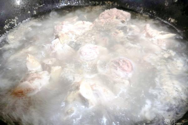 甘草党参羊肉汤的做法图解3