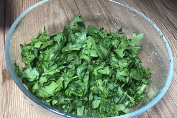 茼蒿肉末小米粥的做法图解3
