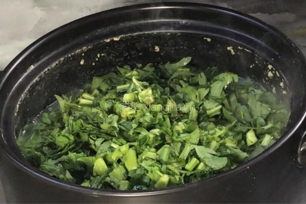 茼蒿肉末小米粥的做法图解6