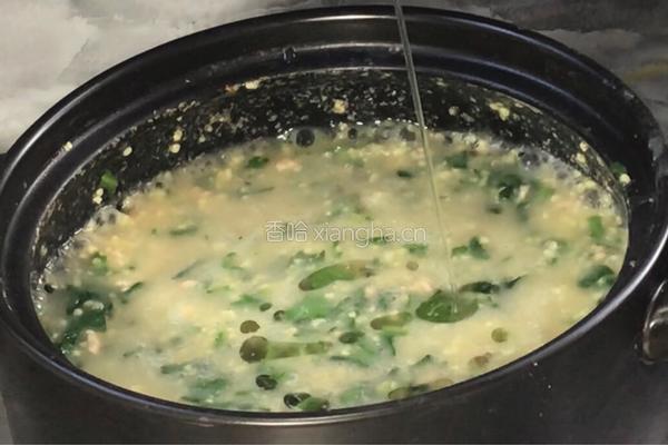 茼蒿肉末小米粥的做法图解8