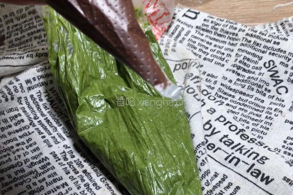 圣诞树蛋糕卷的做法图解11
