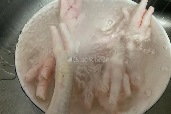 泡椒凤爪的做法图解2