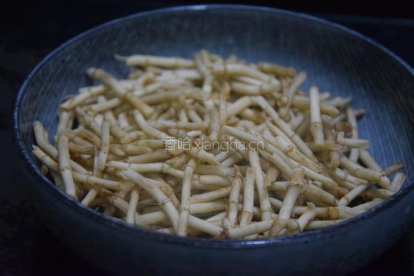 凉拌鱼腥草的做法图解1