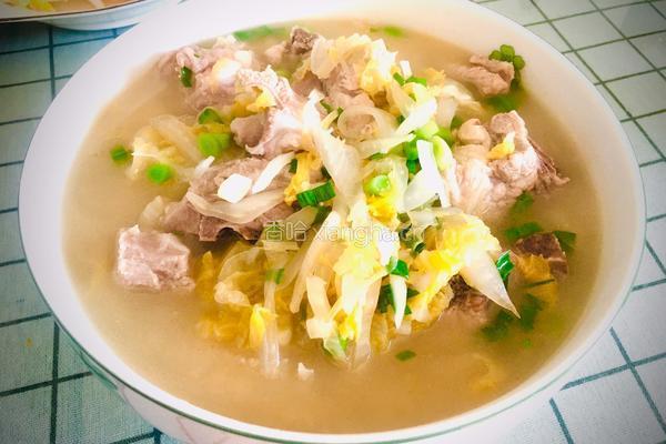排骨炖酸菜的做法图解12