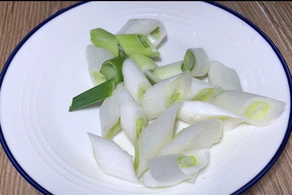 大葱青椒炒肉的做法图解2