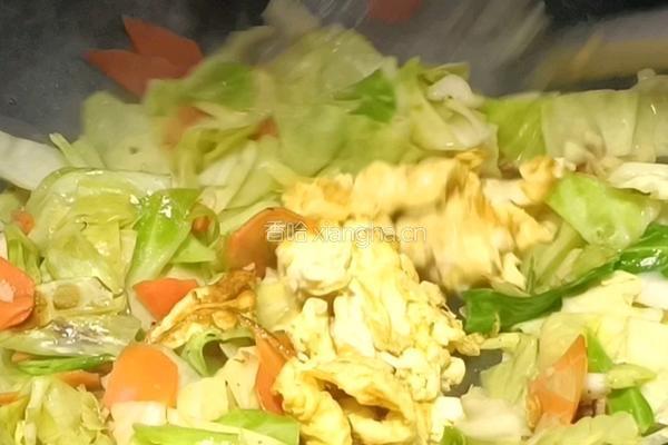包菜胡萝卜炒鸡蛋的做法图解10