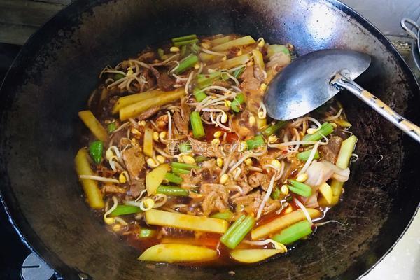 黄豆芽芹菜土豆卤面的做法图解8