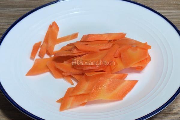 胡萝卜包菜炒鸡蛋的做法图解2