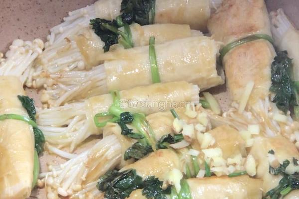 金针菇豆皮卷的做法图解9