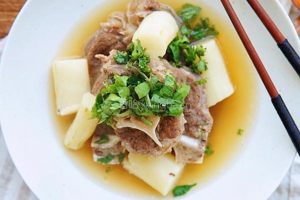 山药牛尾煲的做法图解10