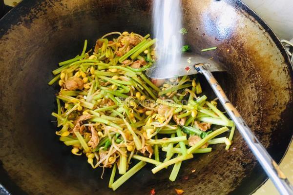 香芹黄豆芽炒肉片的做法图解6