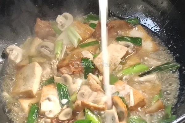 口蘑腊味豆腐的做法图解10