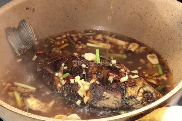 豆瓣鲫鱼的做法图解5