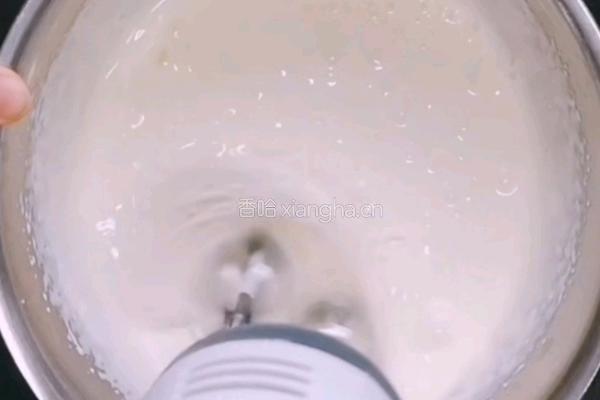 圣诞树纸杯蛋糕的做法图解1
