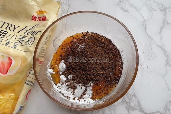 咖啡圣诞树蛋糕的做法图解1