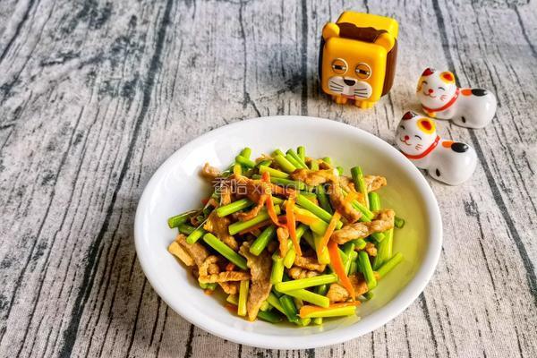 蒜苔肉丝 的做法图解7