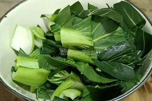 口蘑豆腐炖白菜的做法图解3